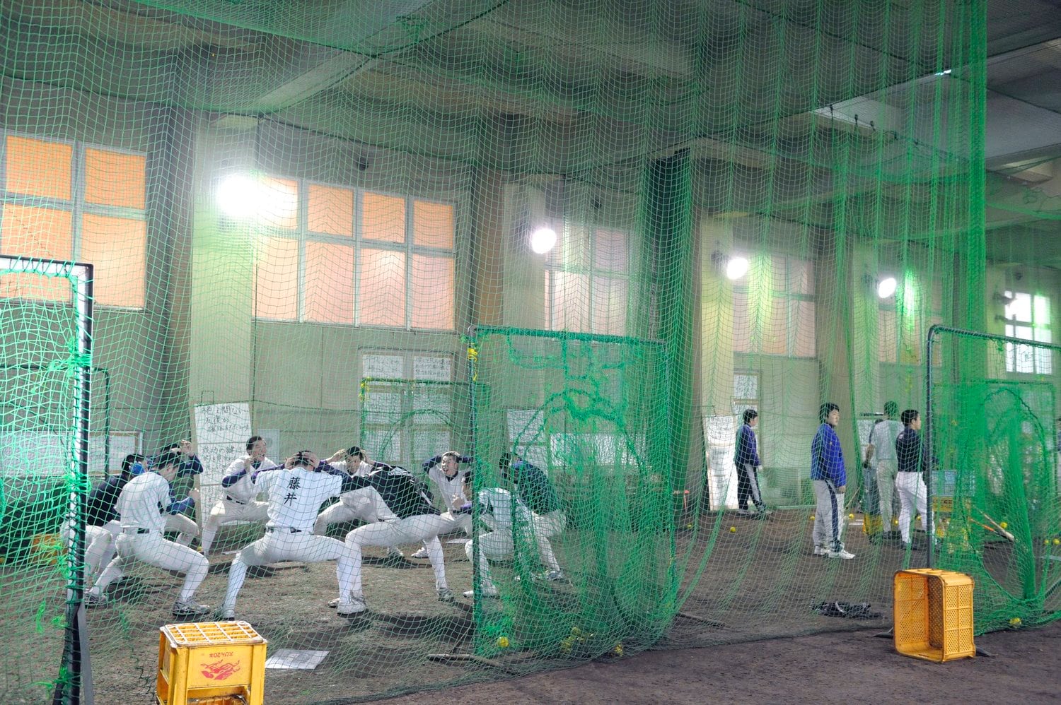 写真は花巻東高の室内練習場(2010年撮影) ©BUNGEISHUNJU