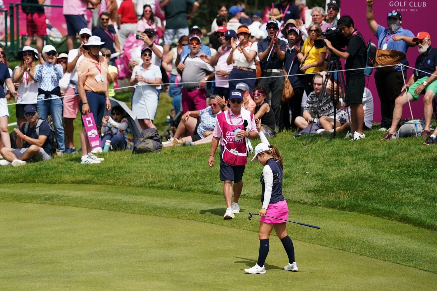 最終日15番で12mのバーディーパットを沈めた古江。この日は強気な姿勢が逆転劇につながった　©︎Shizuka Minami