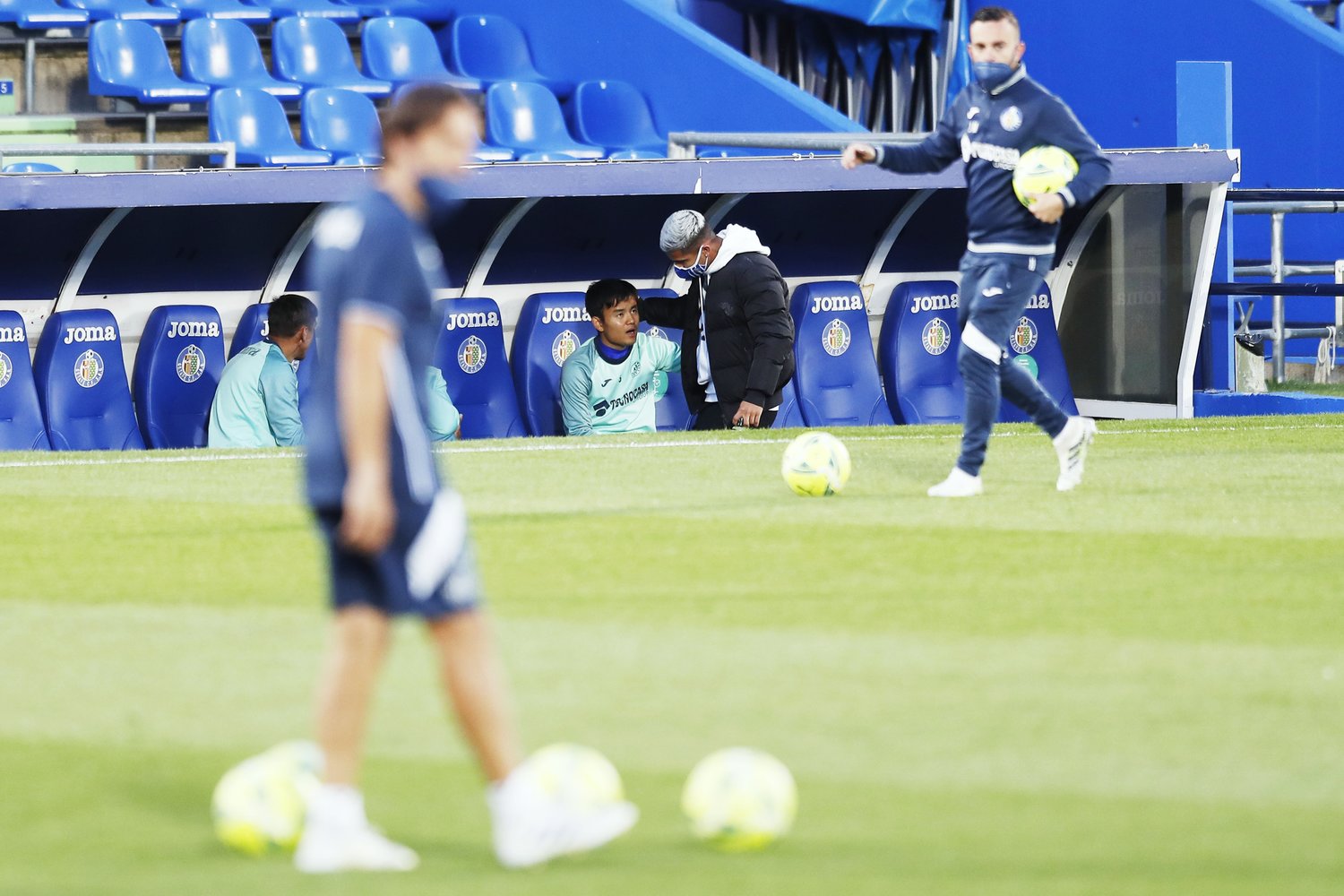 クチョと会話する久保©Daisuke Nakashima