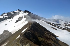 「ナイフリッジ」と呼ばれる稜線へ。
