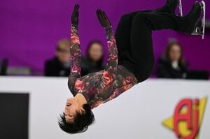 「非常に危険」の声も…ナゼ欧州王者は“禁止技”バックフリップを使った？ あの先駆者ボナリーが語る懸念「大怪我した選手を大勢知っている」