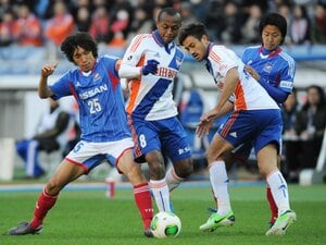 「今だから話せる」「すでに結婚。1歳の息子が」20代前半で“8カ月無収入”に「本当にひどい扱いを」妻も同情…Jリーグ最強級ブラジル人MFの引退危機