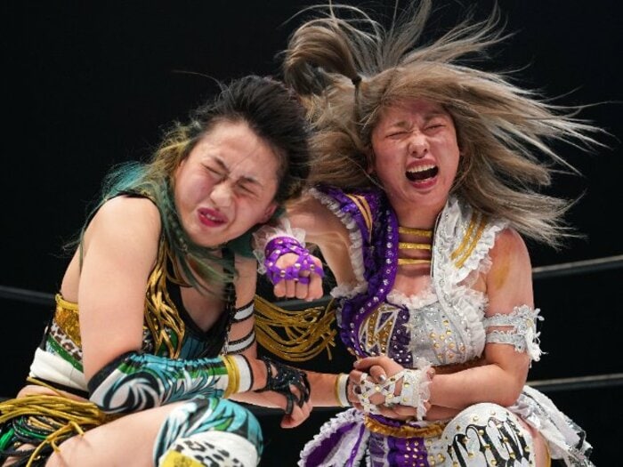 “元アイドル対決”で「全部さらけ出す」 中野たむが“白いベルト”をかけた上谷沙弥戦で“ビンタ合戦”に込めた思い<Number Web> photograph by Essei Hara