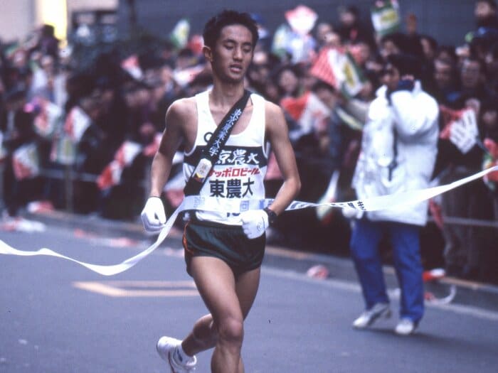 「1年奴隷、2年平民、3年天皇、4年神様だ！」“不適切”すぎる1996年の箱根駅伝出走体験記「史上初の2校棄権」「“箱根ギャル”がスターを追っかけ」＜Number Web＞ photograph by Koji Asakura