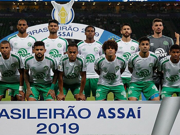 飛行機墜落から3年、降格で再び涙。財政難シャペコエンセは甦るのか。＜Number Web＞ photograph by Getty Images