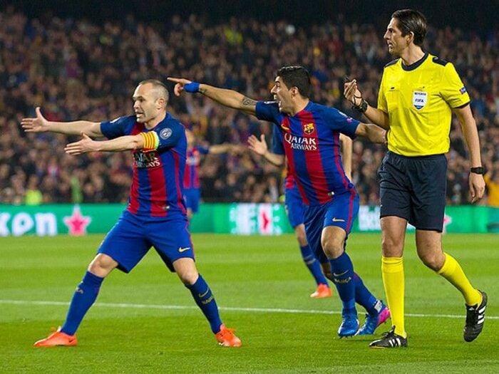 誤審がなければリーガ首位は違う？勝点で得するレアルと損したバルサ。＜Number Web＞ photograph by AFLO