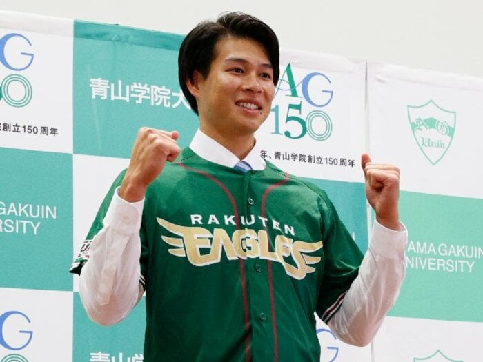 青学大ドラフトに密着「指名漏れか」“残されたキャプテン”は不安げな表情…突然の《楽天6位指名》に広島・新井監督が興奮「中島くんっ！」＜Number Web＞ photograph by Shigeki Yamamoto