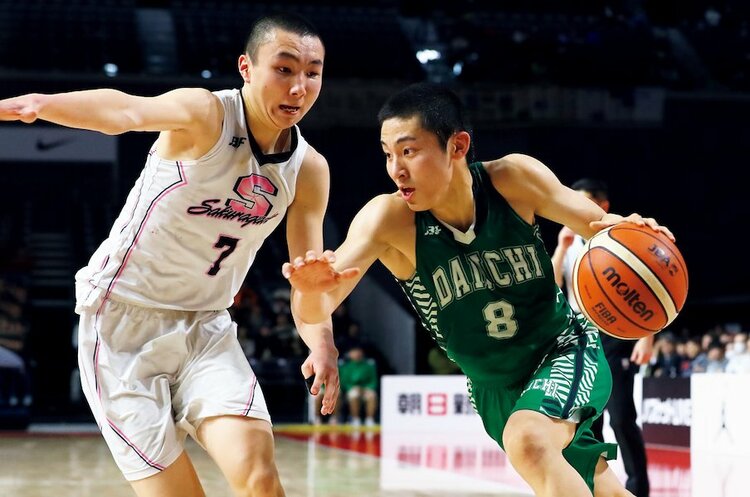 河村勇輝は“大学中退→プロ”、「NBA初の日本人シューターに」富永啓生、「渡米を反対された」渡邊雄太…バスケ日本代表“学生時の決断”（2／3） -  バスケットボール日本代表 - Number Web - ナンバー