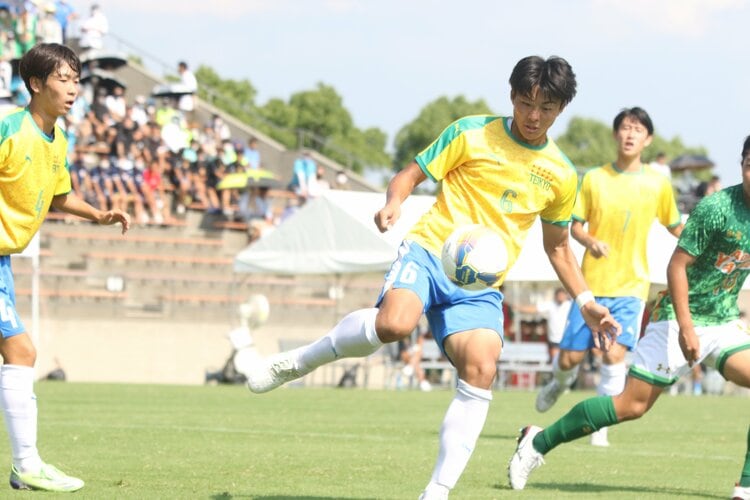 帝京魂は石橋貴明さんのイメージが…」“強かった帝京”を知らない高校生が、あのユニフォームに“10個目の星”を刻みたい理由（3／4） - 高校サッカー  - Number Web - ナンバー