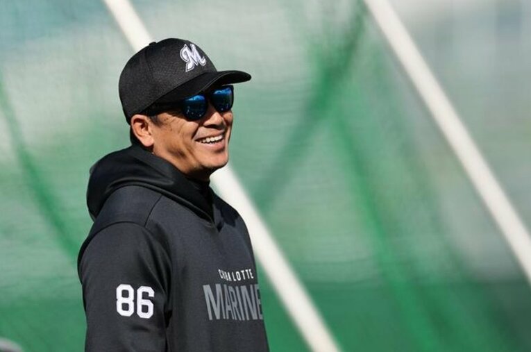 今秋からマリーンズの指揮をとるサブロー新監督 ／ photograph by Chiba Lotte Marines