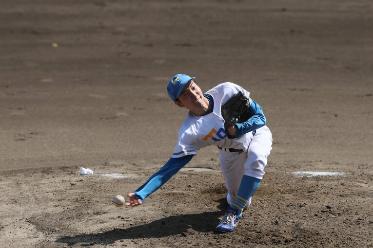 まるで芸術…美しき渡辺の投球フォーム（連続写真／30枚強）　©Shigeki Yamamoto
