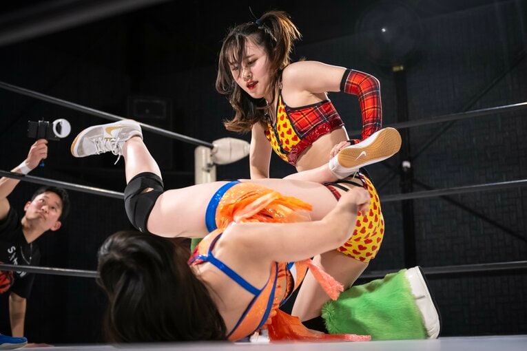 「ぶりっ子キャラだし、なにこの子って（笑）」慶應大、異例の“学生アイドルレスラー”はいかに生まれたか？ 無村架純が引退後に明かした本音(33)