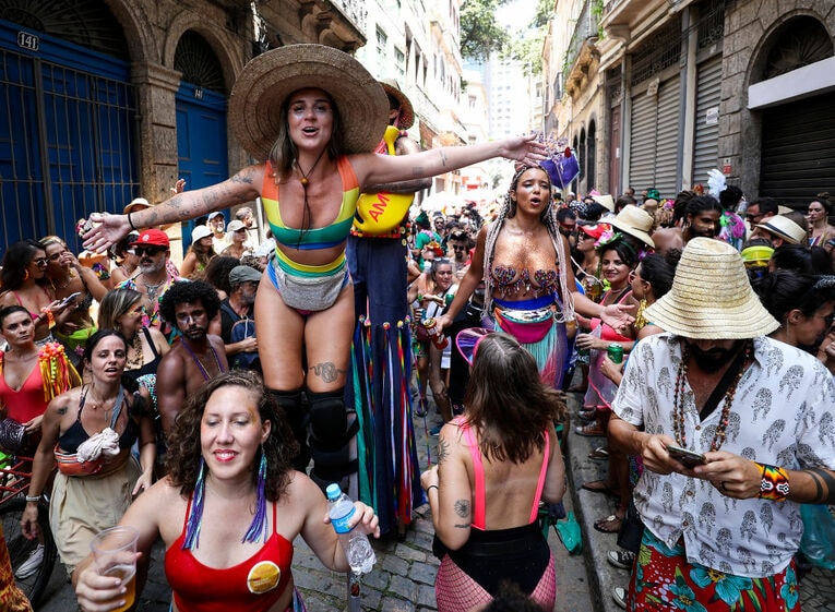 カーニバルでのサンバの様子　©Getty Images