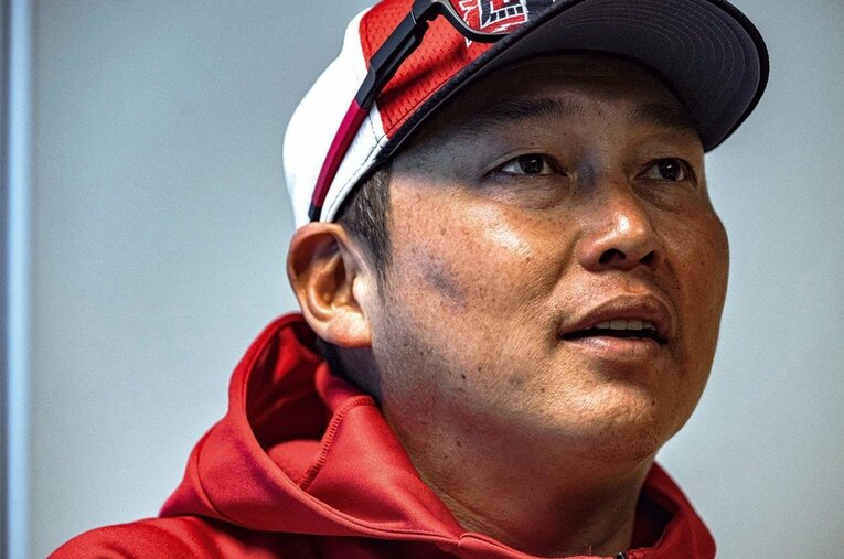 広島カープ監督就任3年目の新井貴浩。昨季終盤は大失速したが、今季は果たして変われるのか… ／ photograph by Takuya Sugiyama