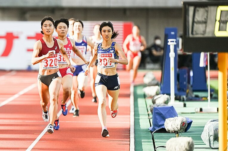 10月に行われた日本選手権の女子1500mで快勝した田中希実。父と娘、2人の闘いは続いていく ／ photograph by Asami Enomoto
