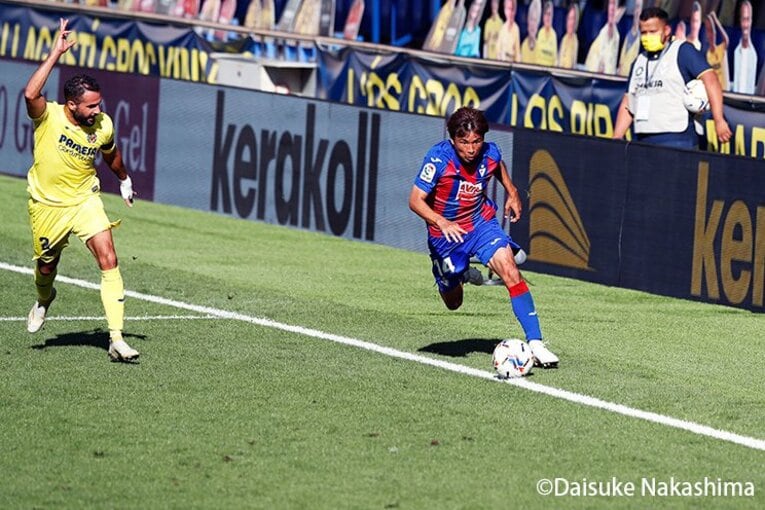 久保建英への“スポットライト”に武藤嘉紀との笑顔、乾貴士の突破　現地カメラマンからの直送写真(8) ／ photograph by Daisuke Nakashima