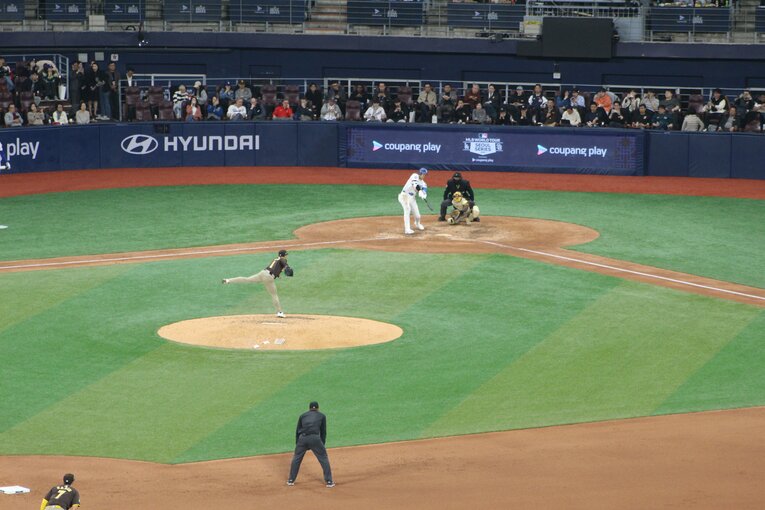 左腕のマツイ、左打者のオータニ。左対左の対戦は今後も多く見られるだろう