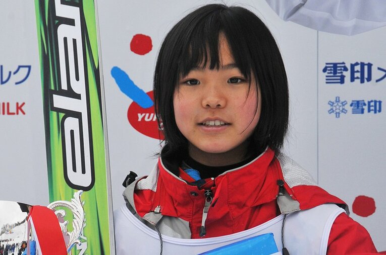 当時13歳の高梨沙羅。12歳からナショナルチームにも参加し、多くの人がその才能を評価してきた ／ photograph by AFLO