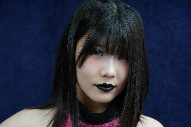 “女子高生でヒールで双子”スターダム吏南が語った木村花への思い「花さんがいなかったら、プロレスをやめていた」《特別グラビア》(5)