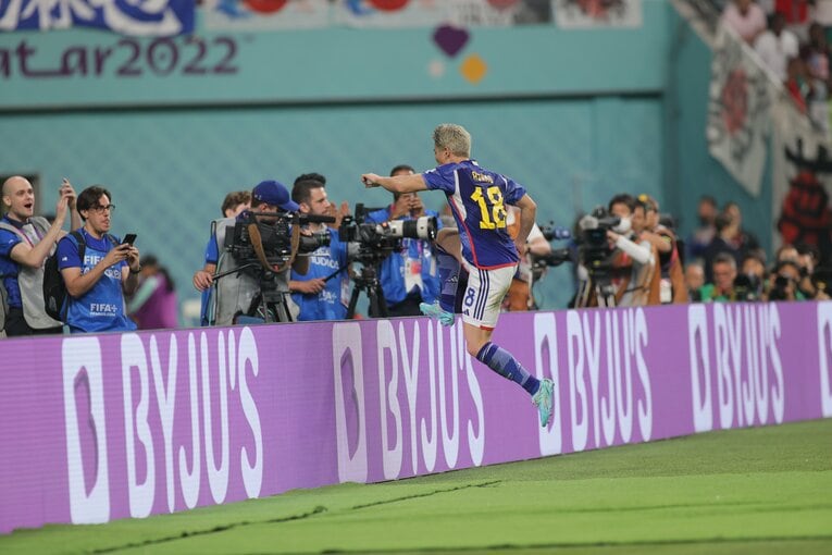 浅野の「ニア上ぶち抜き弾」（14枚目／14）　©Kaoru Watanabe/JMPA