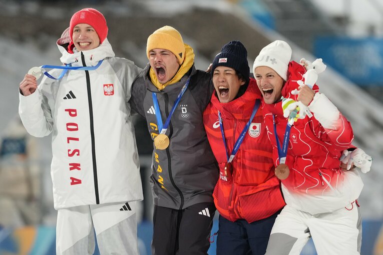 ミラノ五輪男子ノーマルヒルの現地写真【スワイプするとそのほかの写真もご覧になれます】　©Tsutomu Kishimoto／JMPA