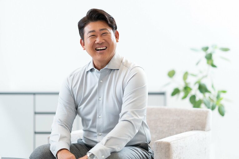 松坂大輔　Daisuke Matsuzaka　1980年9月13日生、東京都出身。横浜高で甲子園春夏連覇を達成し「平成の怪物」と呼ばれる。1999年ドラフト1位で西武に入団。2007年MLBのレッドソックスに移籍し、同年のWシリーズを制覇。その後、メッツ、ソフトバンク、中日を経て2020年に西武に復帰するも2021年に現役を引退。現在はスポーツキャスターとして活動中　©Shiro Miyake