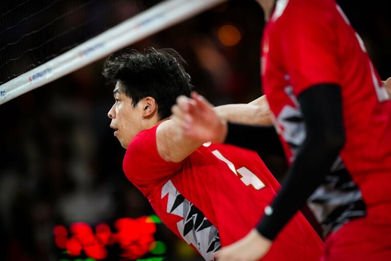 宮浦健人（VNLドイツ戦）　©︎Volleyball World