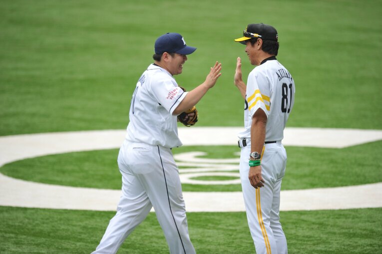 「サンペイ、三振してもいいからさ」“おかわりくん”ブレイク前夜の西武・中村剛也を救った言葉《祝・史上14人目の450本塁打》(47)