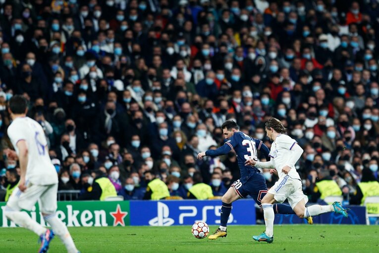 PSGメッシらをサポーターが威圧…CLベスト16でレアル大逆転勝利の背景＜翌日、カンプノウではなぜかバルサの守護神にブーイング＞(49)