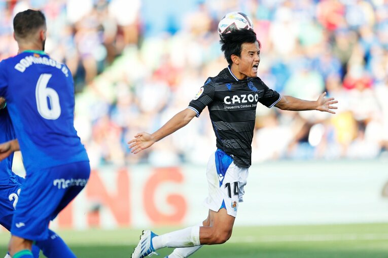 久保建英は「シルバらと共存・連動」が今のソシエダで最適解か　マンU戦勝利から中2日→“トップ下で迷った”古巣戦を撮って気づいたこと(30)