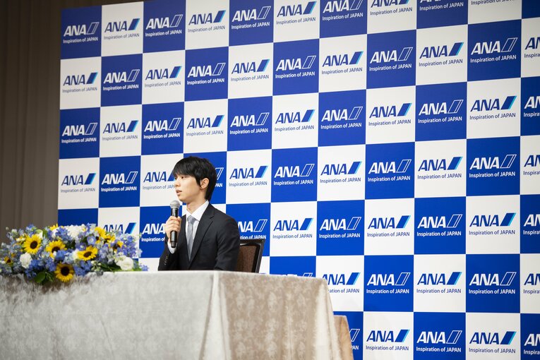 会見冒頭では、“フライング報道”についても言及し、そのうえでファンへの感謝を述べた羽生