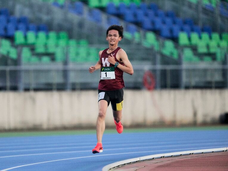 4000ｍあたりからは独走に。苦しい表情を浮かべながらもペースは落ちなかった　©Yuki Suenaga