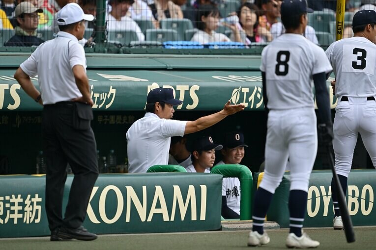 「伊志嶺兄弟」の兄・大吾さん。沖縄尚学の野球部部長として夏初優勝を支えた　©Hideki Sugiyama