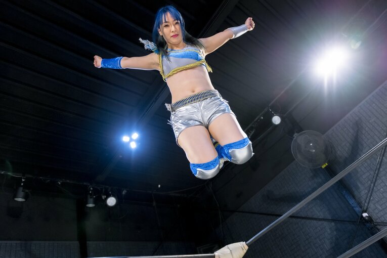 「フェリス卒の元銀行員」雪妃真矢と女子デスマッチファイター・世羅りさ　“復活タッグ”がアイスリボンで目指す歴代最強《特別グラビア》(40)