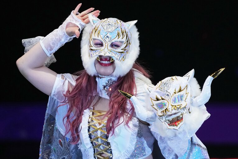 「ホワイトタイガー」となったスターライト・キッド。2024年12月29日、両国国技館　©Masashi Hara