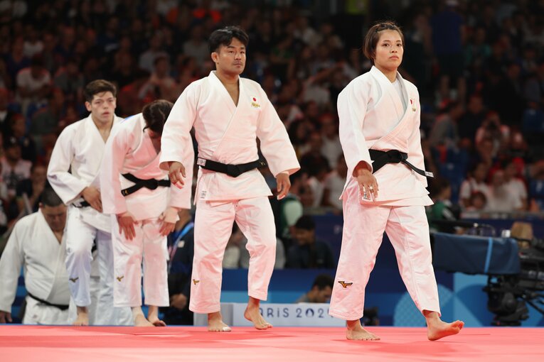 混合団体戦、2回戦スペイン戦に臨む日本　©Tetsuya Higashikawa/JMPA