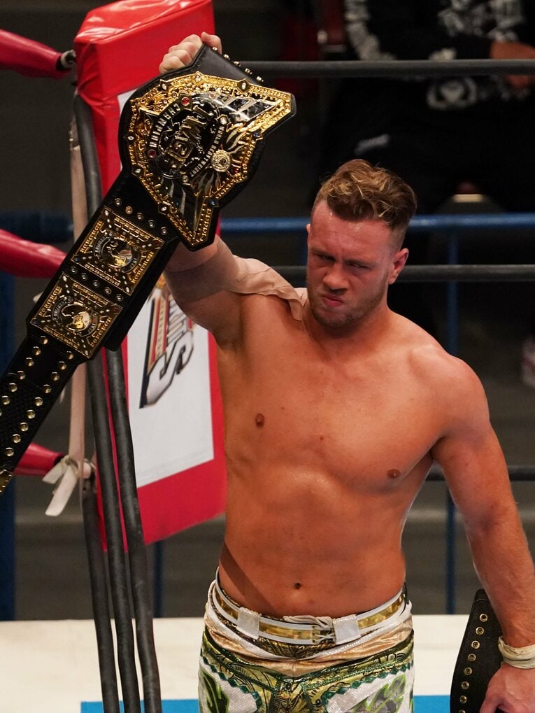 《どちらが本物？》「鷹木信悟は暫定王者」オスプレイが持ち出した“2本目”のIWGP世界ヘビー級ベルト、混沌の行方は…(7)