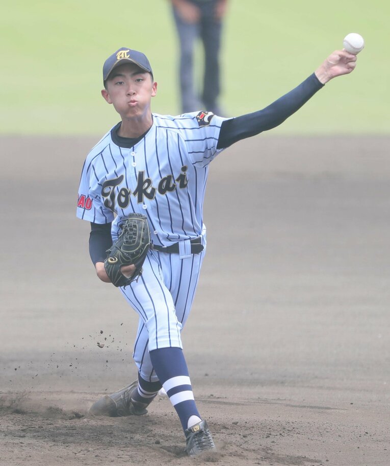 昨年の夏季東京都高校野球、帝京戦に先発した本田峻也（東海大菅生）　©Sankei Shimbun