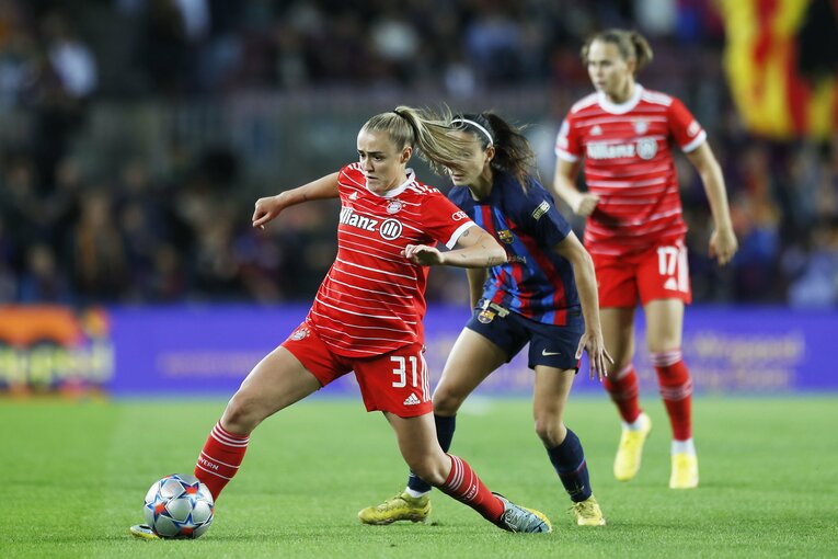 W杯ブラジル戦のウラで「バルサ女子がカンプノウで4万6967人」盛況なワケ… メッシ後に君臨する“女王”、熊谷紗希が見せた悔しさ(57)