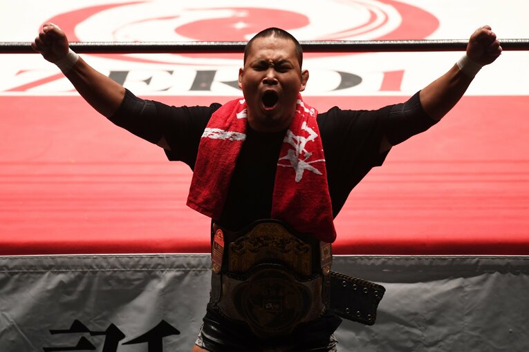 元日のZERO1。雄叫びをあげる阿部史典