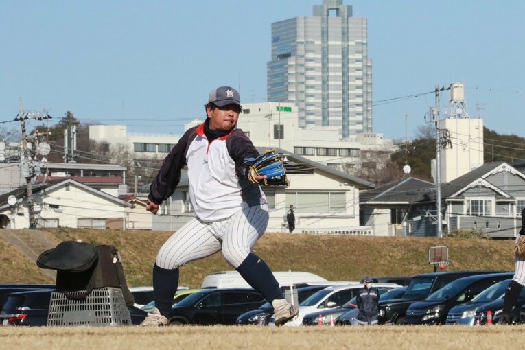 【連続写真】現在30歳に。少年野球「用賀ベアーズ」でコーチを務める