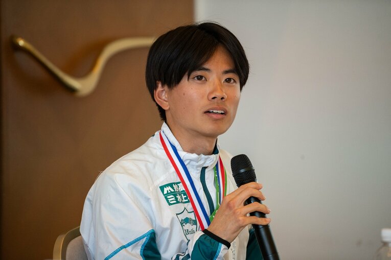 【5区悲喜こもごも】会見での青学大・若林宏樹　©Nanae Suzuki