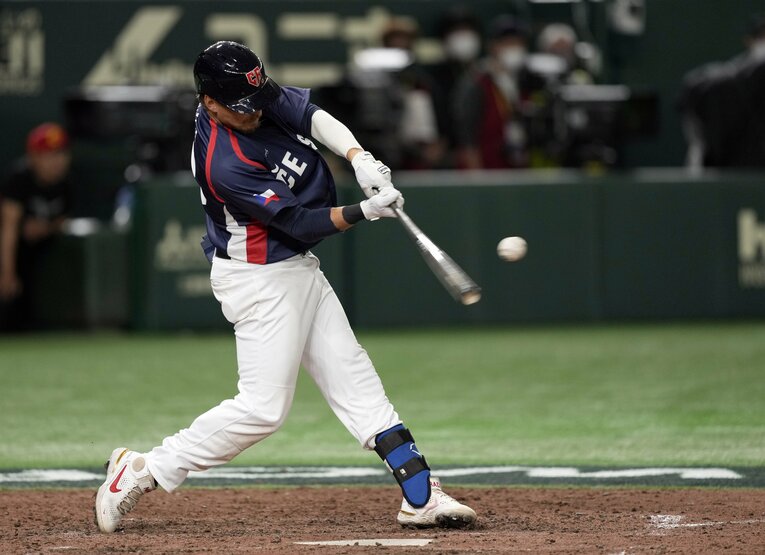 中国戦の9回、マルティン・ムジークの起死回生3ラン　©JIJI PRESS