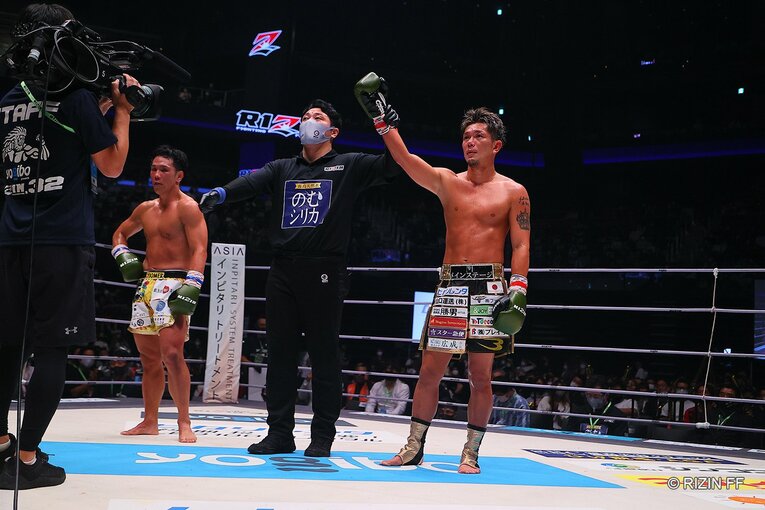 RIZIN.32での皇治vs祖根　©RIZIN FF