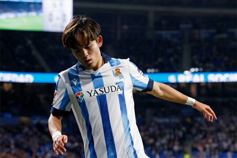 先制点のCKのシーン。間近で撮った写真を見直しても、ボールをセットするまでは決してゴール前を確認していたわけではなかった。とっさの判断でのショートコーナーだった