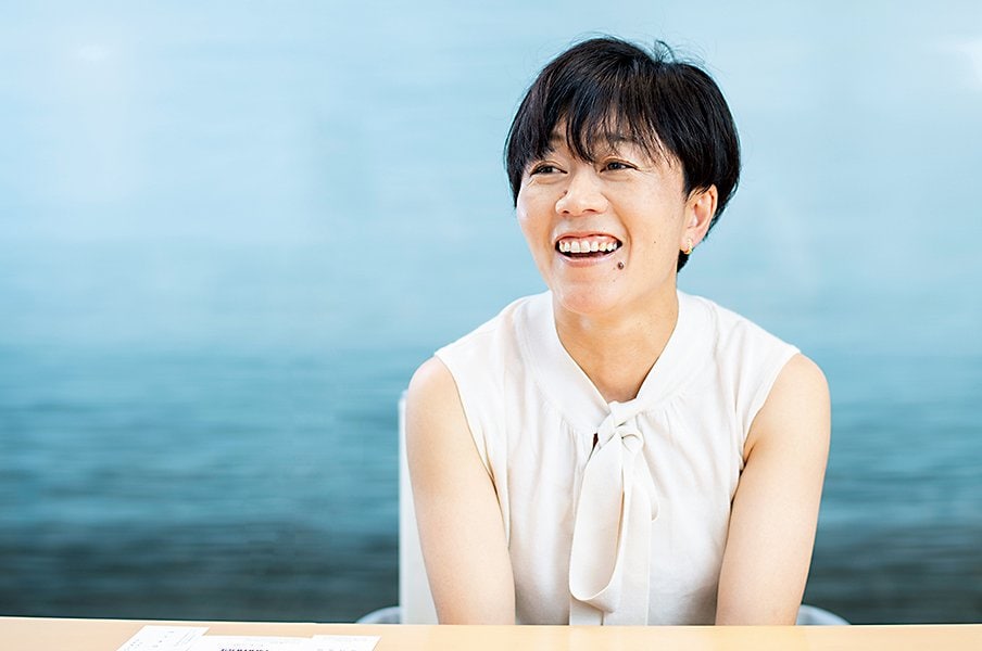 野口みずき「“父”と手にした相棒」~アテネ五輪金メダルの秘密~<Number Web> photograph by Nanae Suzuki