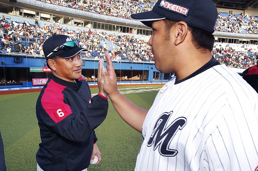 ロッテ好スタートと“走塁改革”。井口監督が一、二軍全員に徹底中。<Number Web> photograph by Kyodo News