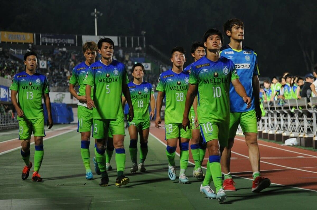 ベルマーレのサッカーは生きている 監督不在を感じさせない哲学の貫徹 2 3 Jリーグ Number Web ナンバー