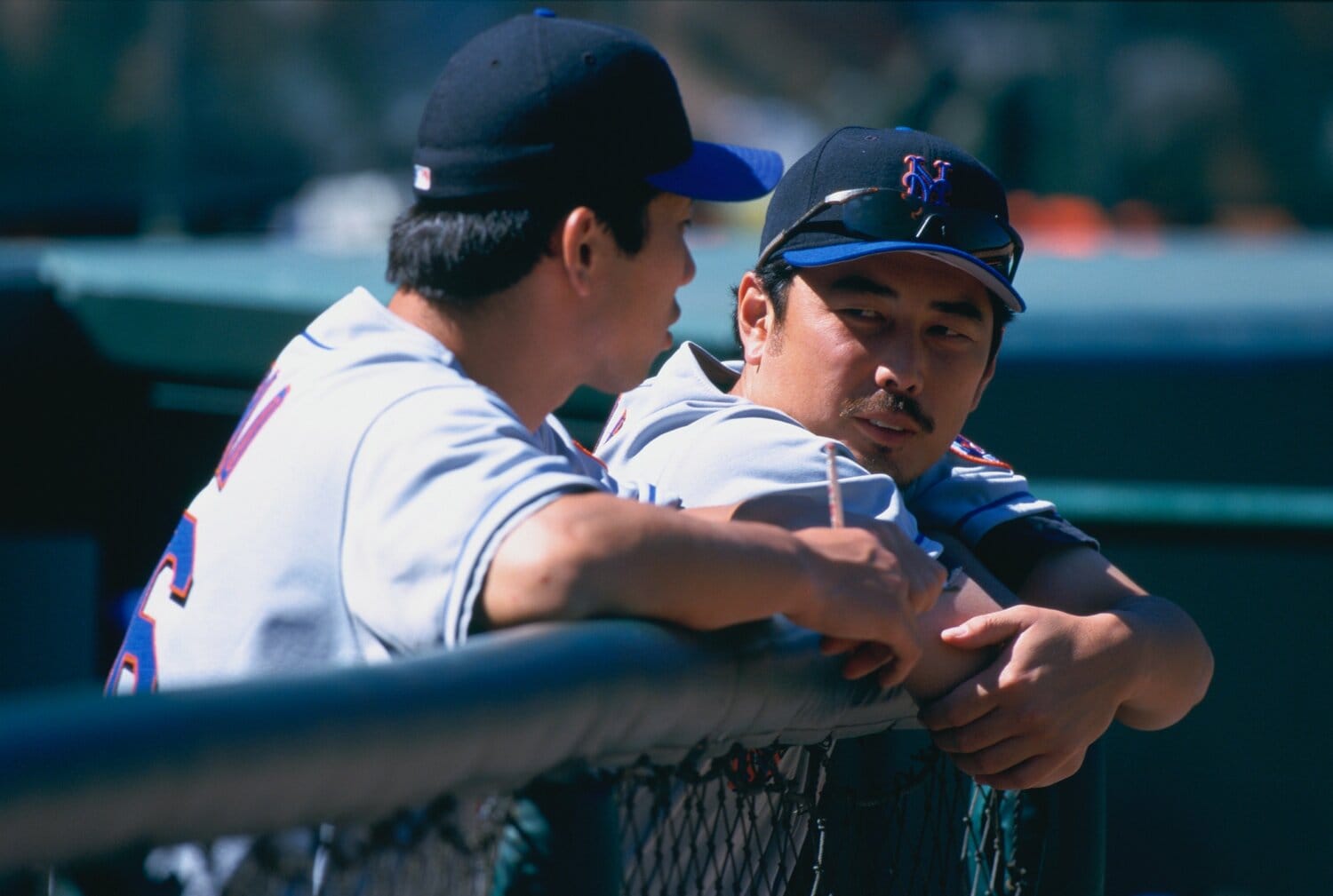 吉井(右)はニューヨーク・メッツで野茂(左)と再会することになった ©Kazuaki Nishiyama