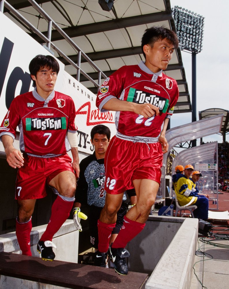 アントラーズの両サイドを長年支えた相馬と名良橋（右）©︎J.LEAGUE